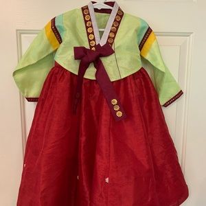 Girls Korean traditional dress (Han Bok)
